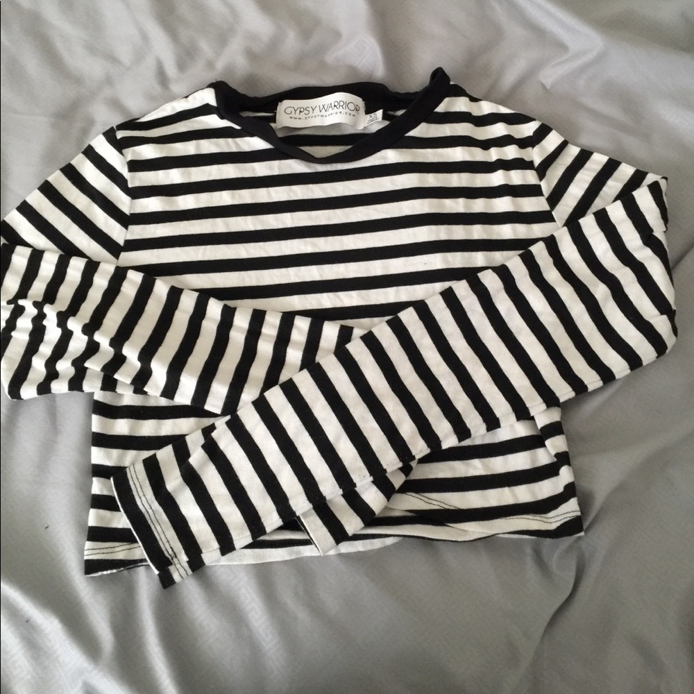 Long sleeve striped crop top